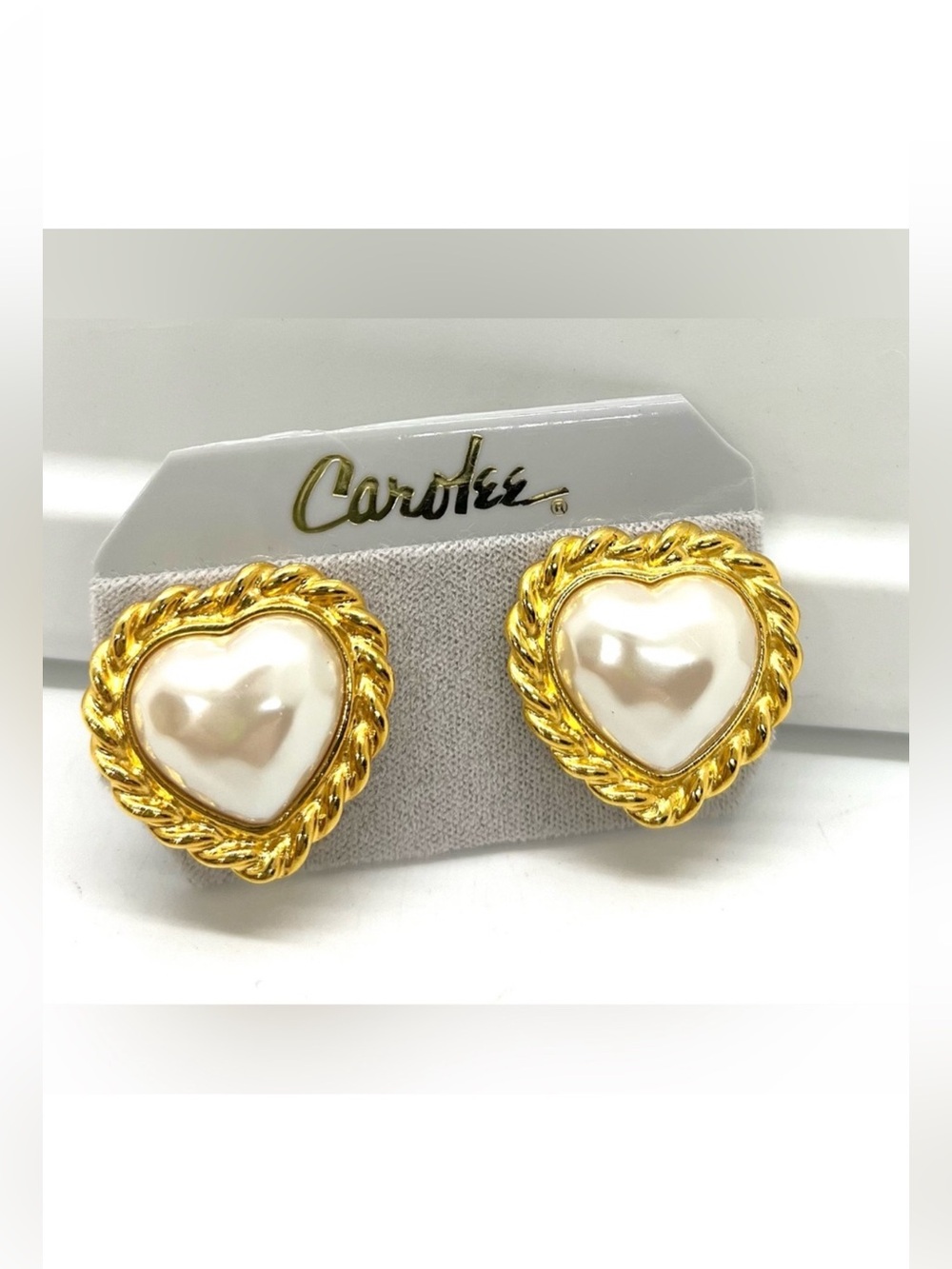 VTG 90’s Carolee Gold Tone Large Cabochon Pearl Heart ❤️ Statement Earrings